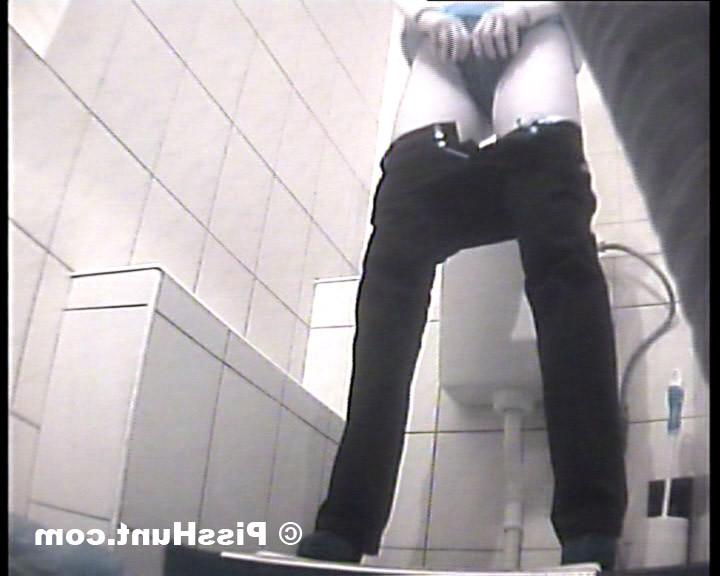 14P Two hot blondies peeing in spycammed loo