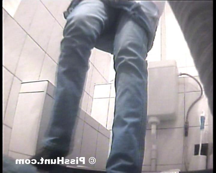 14P Two hot blondies peeing in spycammed loo