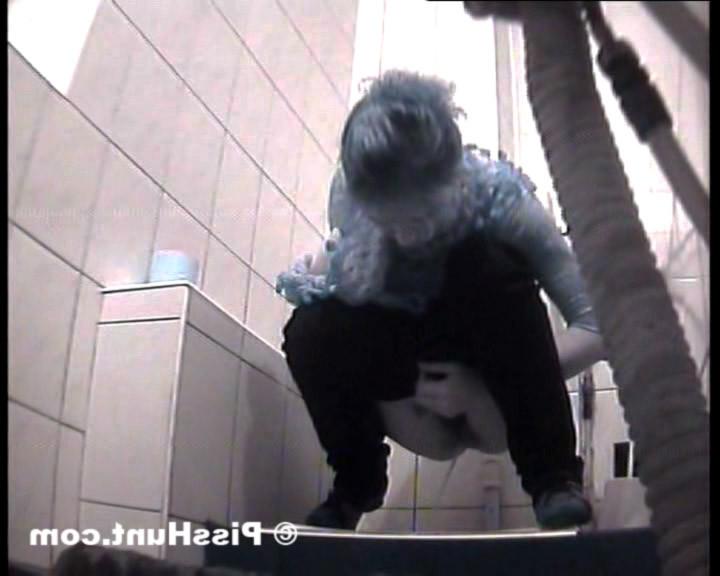 14P Two chicks get unlucky to pee in spycammed loo