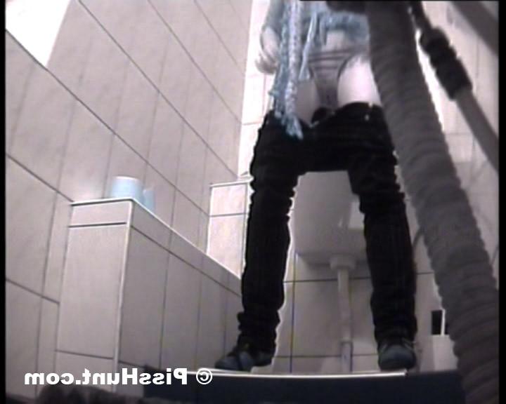 14P Two chicks get unlucky to pee in spycammed loo