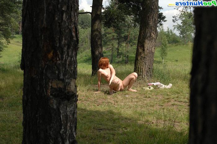 16P Beautiful redheads pussy gushes with golden juice