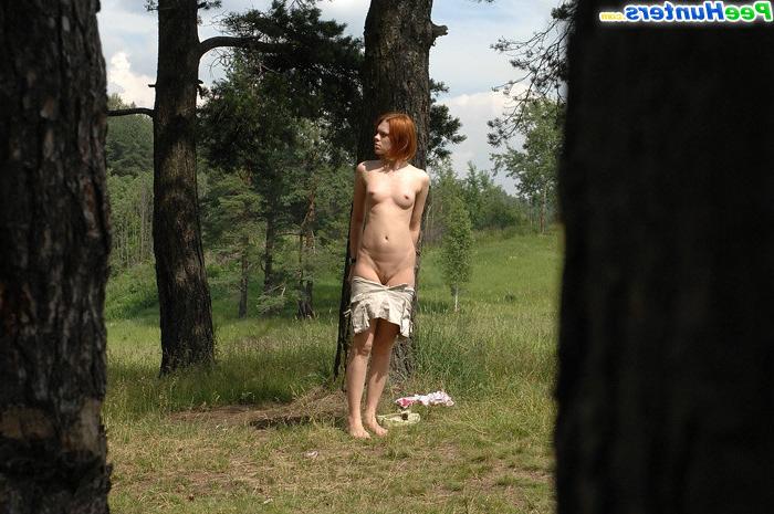 16P Beautiful redheads pussy gushes with golden juice