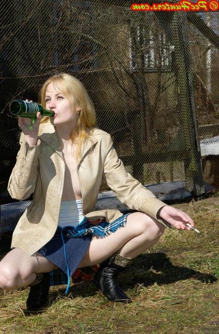 16P Spying on peeing and sunbathing teen