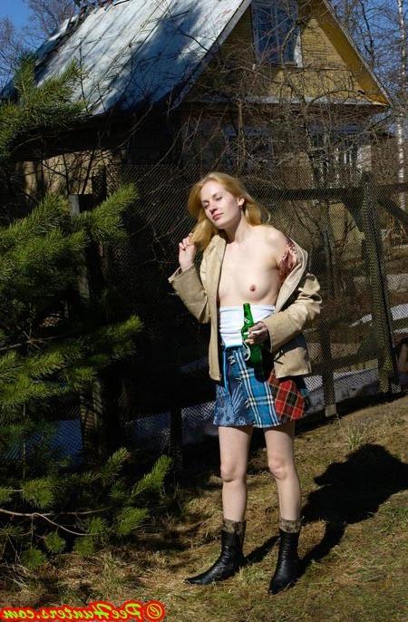 16P Spying on peeing and sunbathing teen