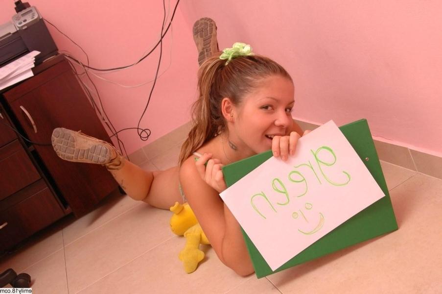 16P Tiny babe with pussy cameltoe plays with soft tip pen