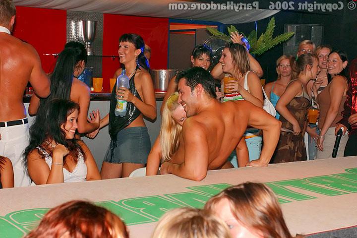 12P Discotheque hosting a drunk xxx orgy