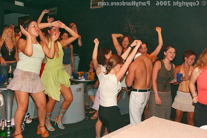 12P Discotheque hosting a drunk xxx orgy
