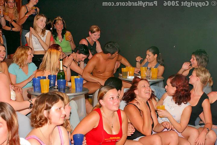 12P Discotheque hosting a drunk xxx orgy