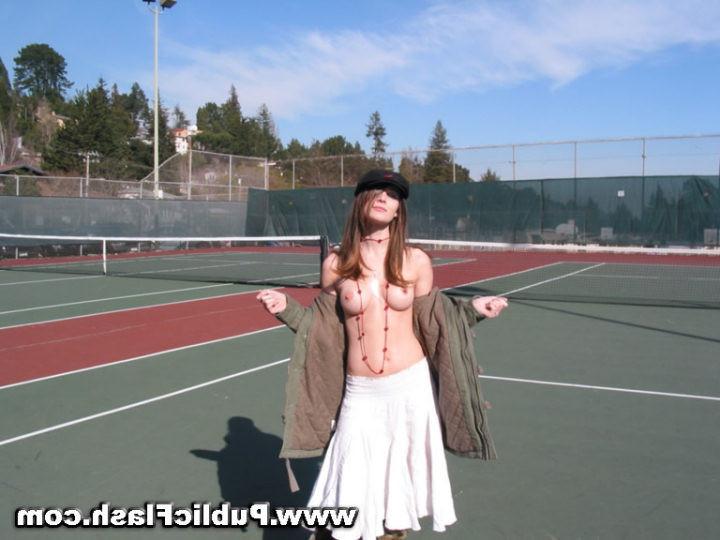 16P Flashing Newbie Outdoors at Sunny California Park