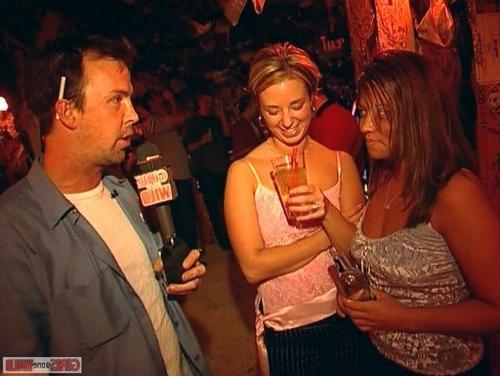15P Drunk amateurs flash some skin