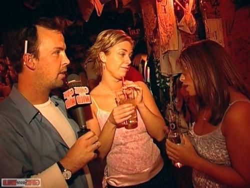 15P Drunk amateurs flash some skin
