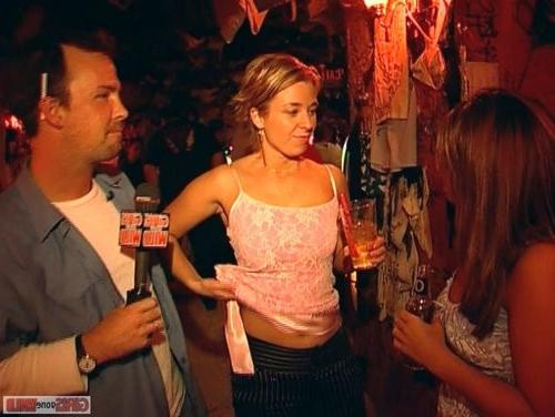 15P Drunk amateurs flash some skin