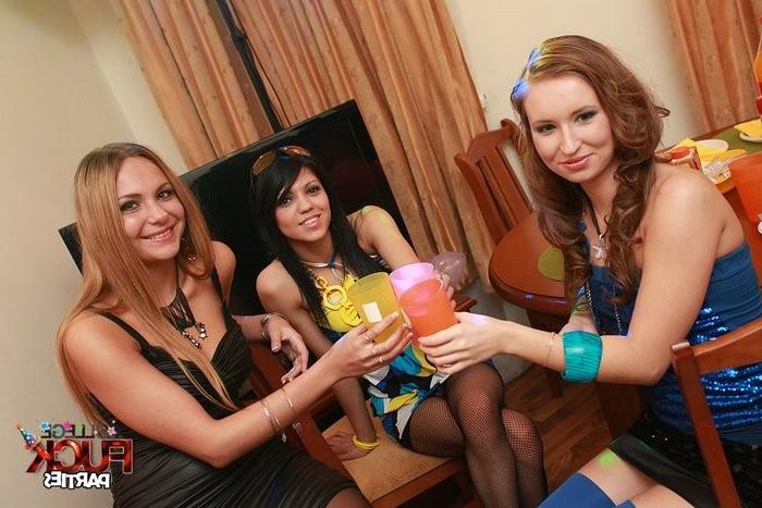 8P wild student sex scenes from the best college fuck parties