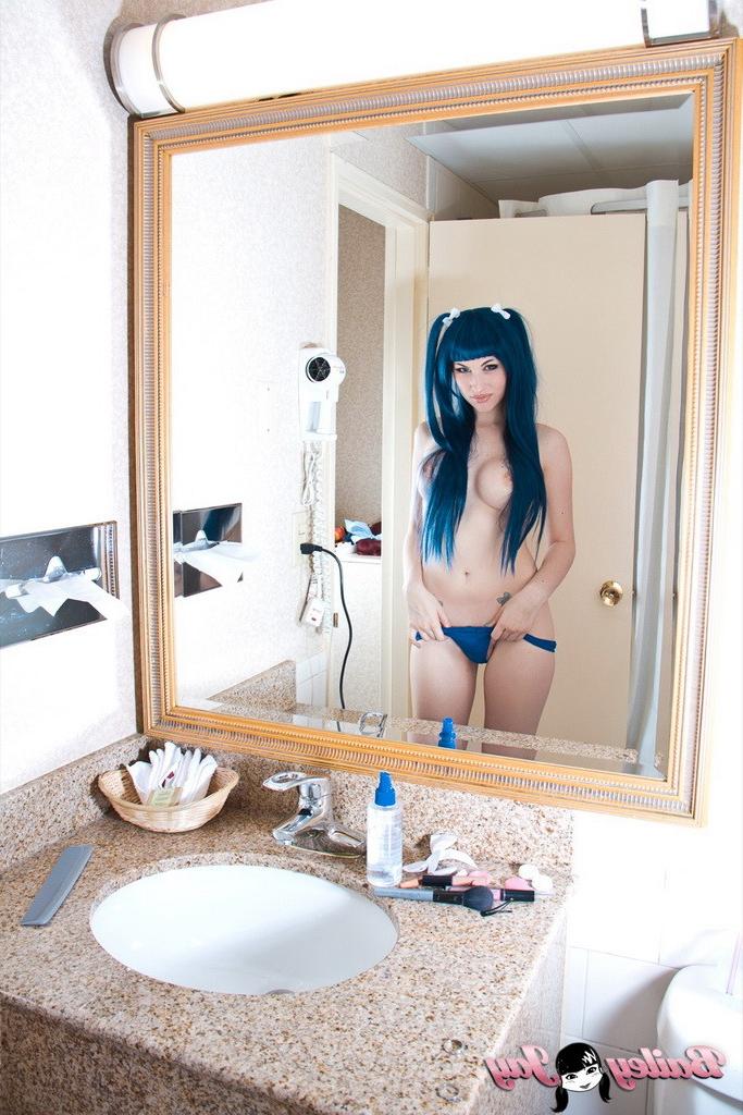 16P Beautiful shemale exposed