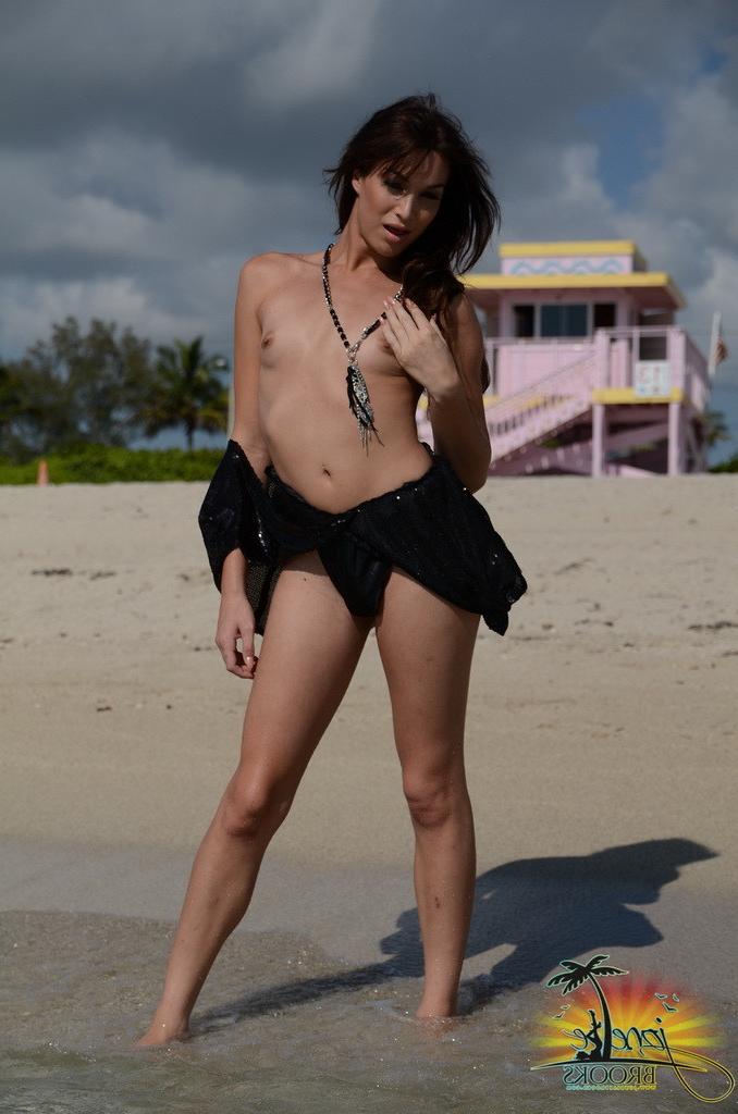 16P Beautiful shemale shows cock