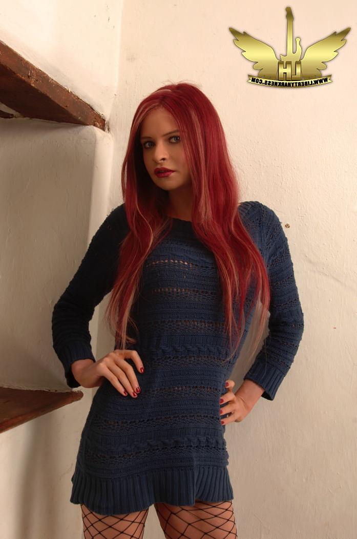 16P Beautiful UK shemale with red hair