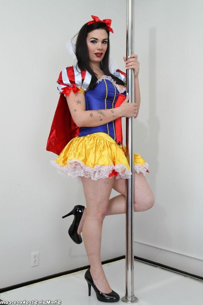15P Curvy cute shemale cock stroker plays dress up