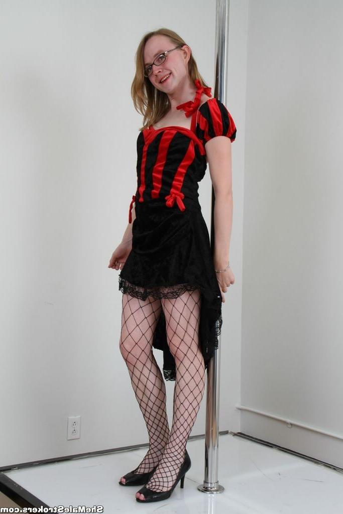 15P Super petite shemale cutie strokes her hard dick