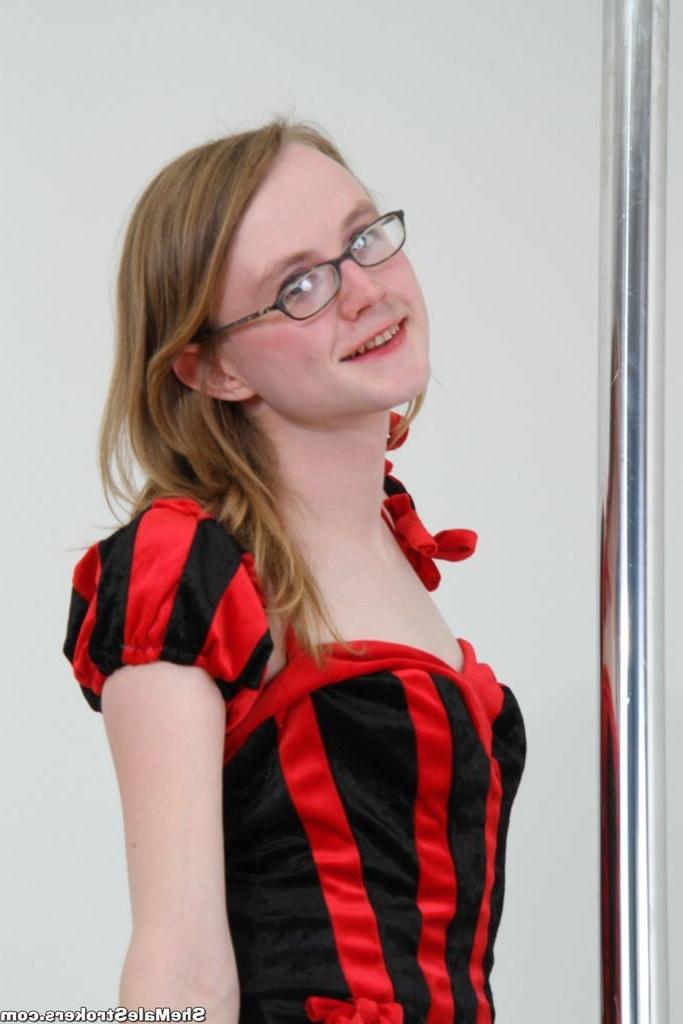 15P Super petite shemale cutie strokes her hard dick