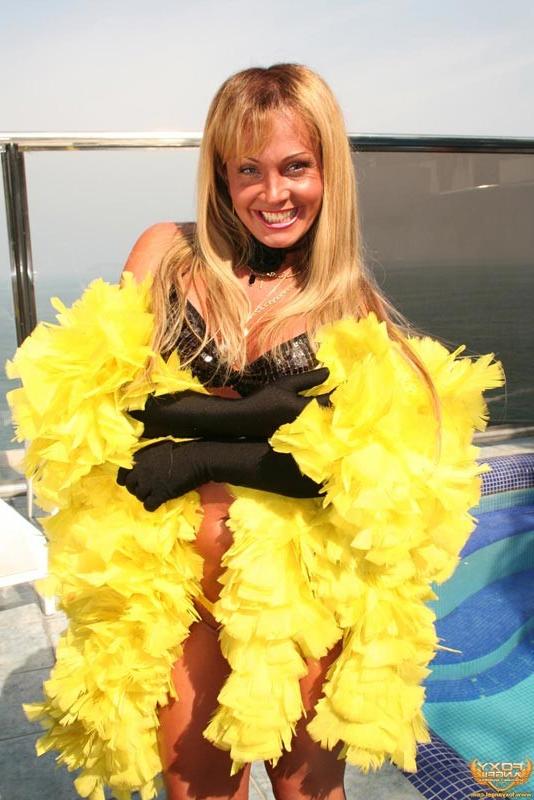 15P Big Titted Afternoon Shemale Action