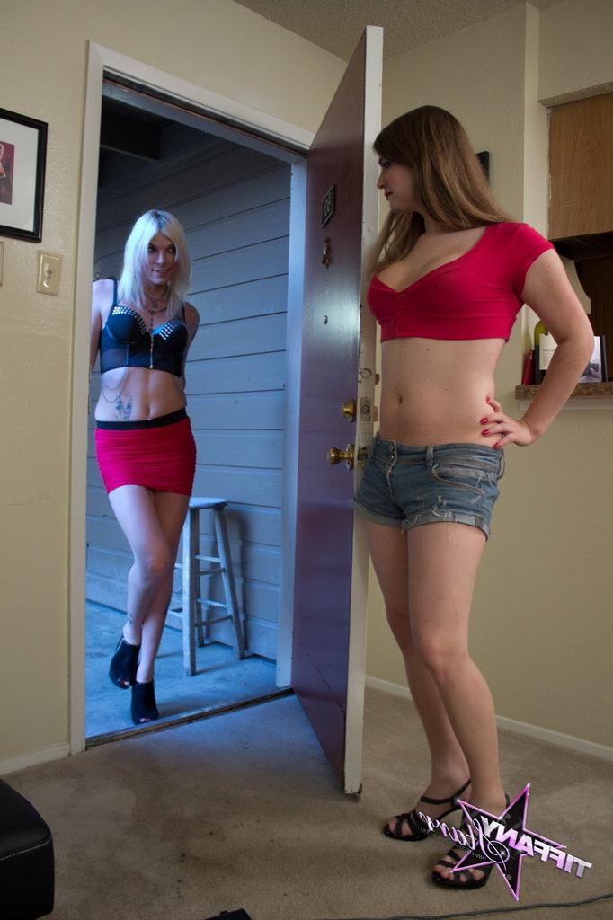 12P Tiffany Starr fucks Sexy Blonde Shemale Chelsea