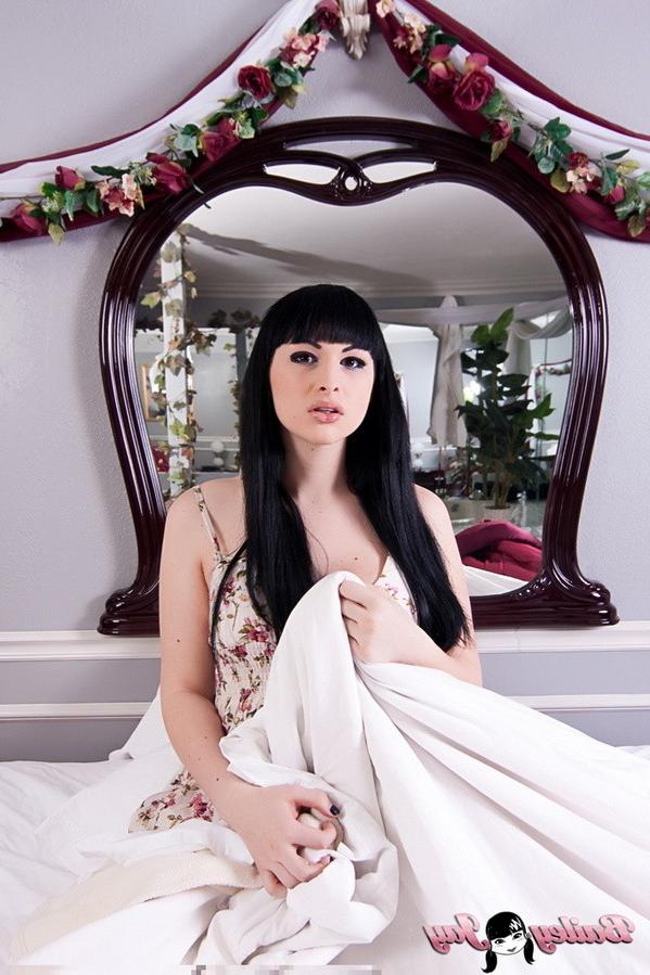 12P Sexy Shemale Bailey Jay stripping on bed