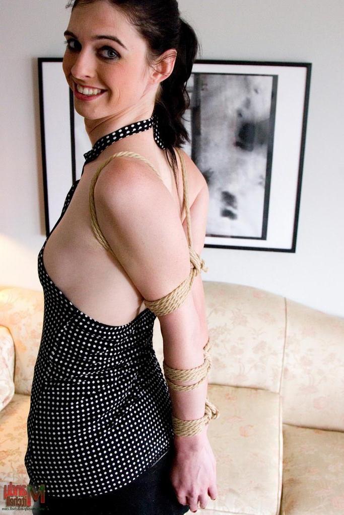 16P Tranny in rope bondage