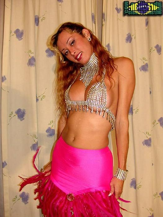 16P Sexy shemale loves to show off her dick