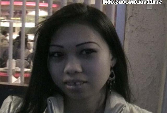 15P Voyer style hidden cam catches this hottie on her knees