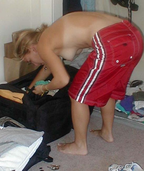 16P Amateur girlfriends posing and flashing at home and at parties