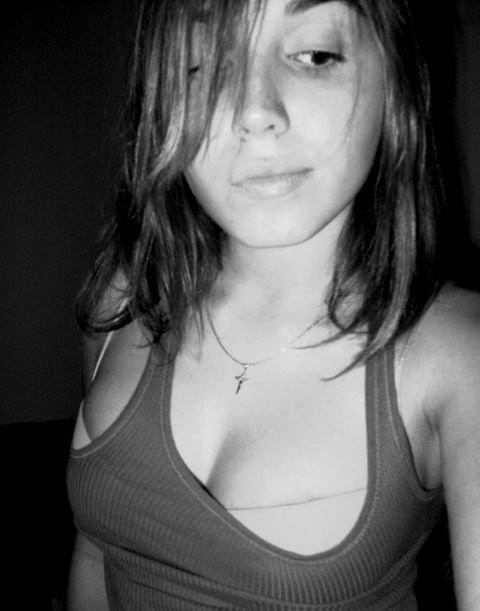 16P Selfshooting photos of naked redhead cutie spreading and posing