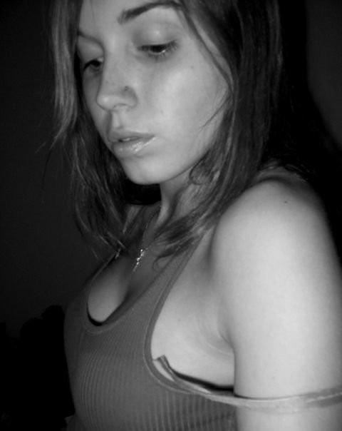 16P Selfshooting photos of naked redhead cutie spreading and posing
