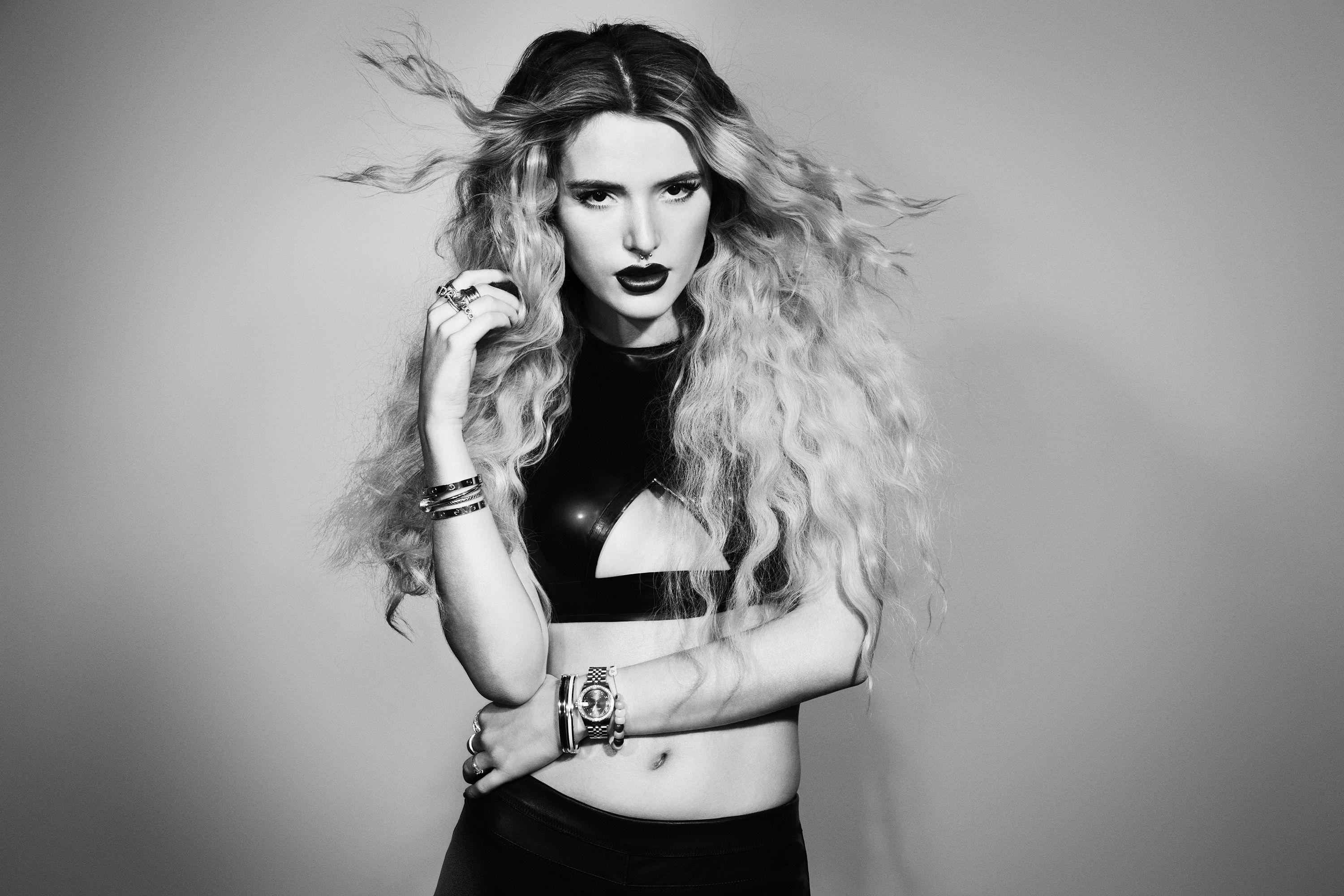 22P Bella Thorne Sexy