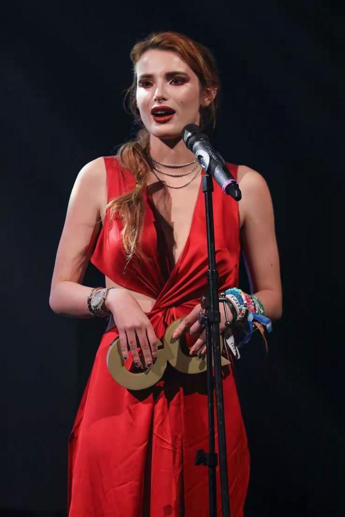 16P Bella Thorne Sexy