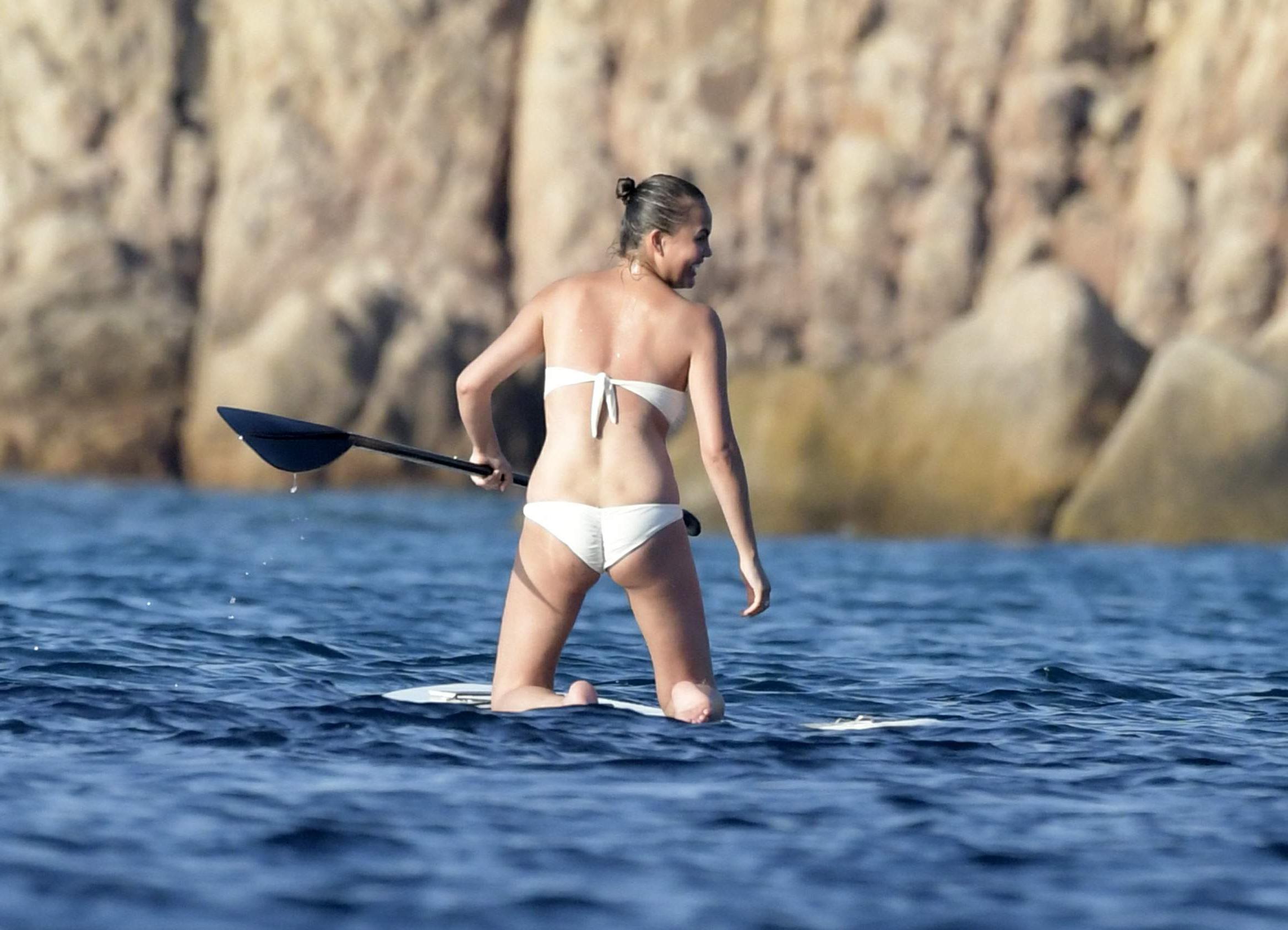 19P Chrissy Teigen Sexy