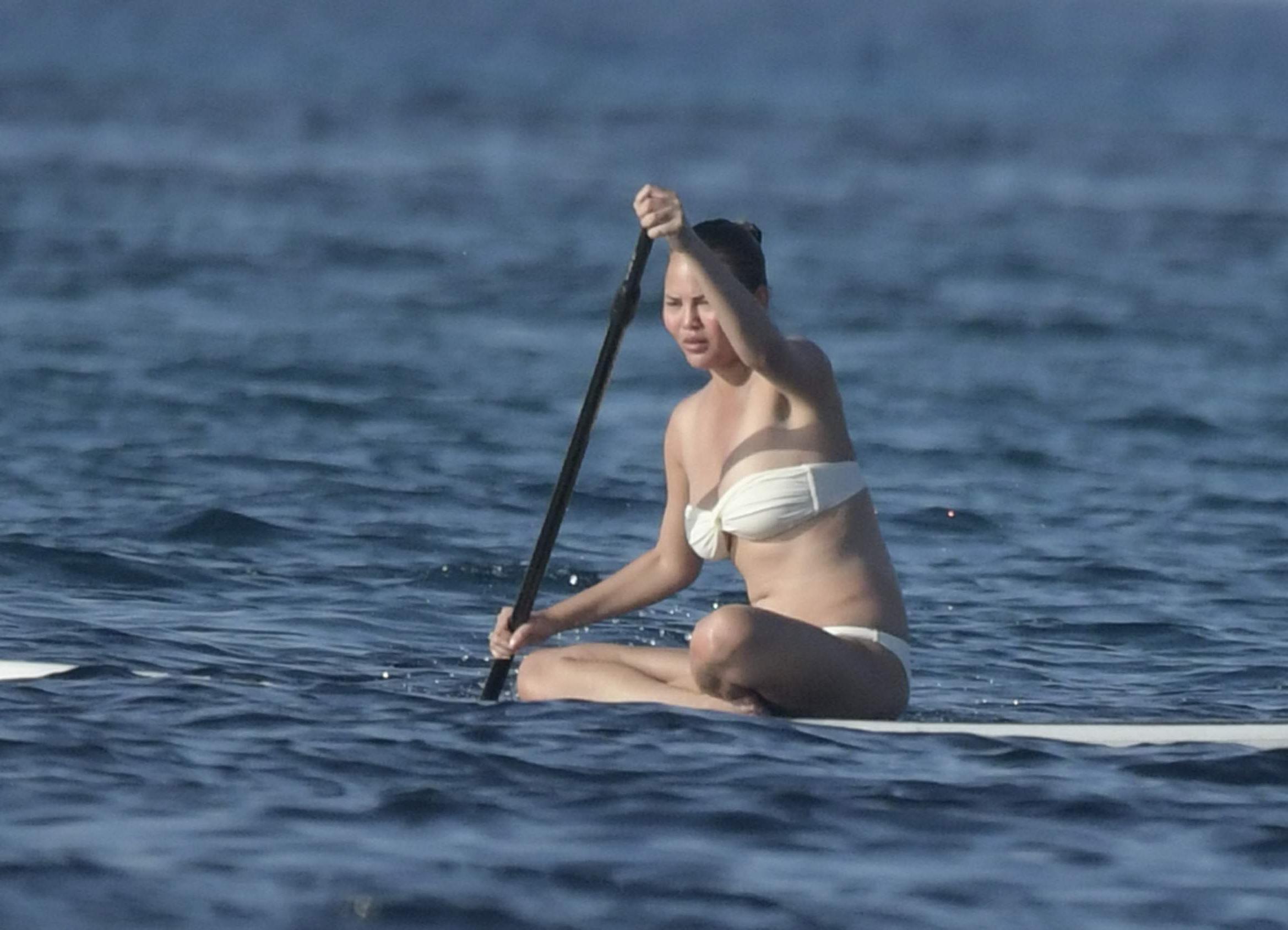 19P Chrissy Teigen Sexy