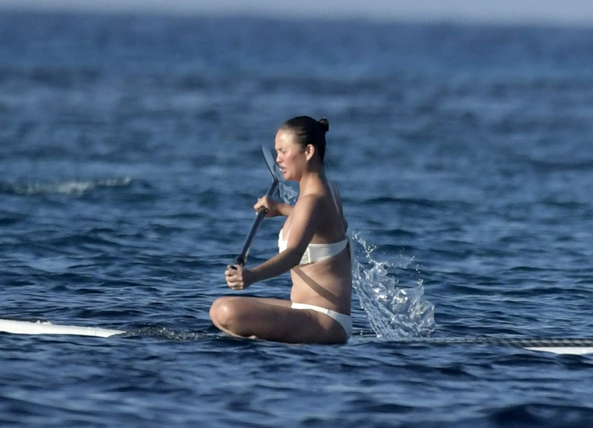19P Chrissy Teigen Sexy