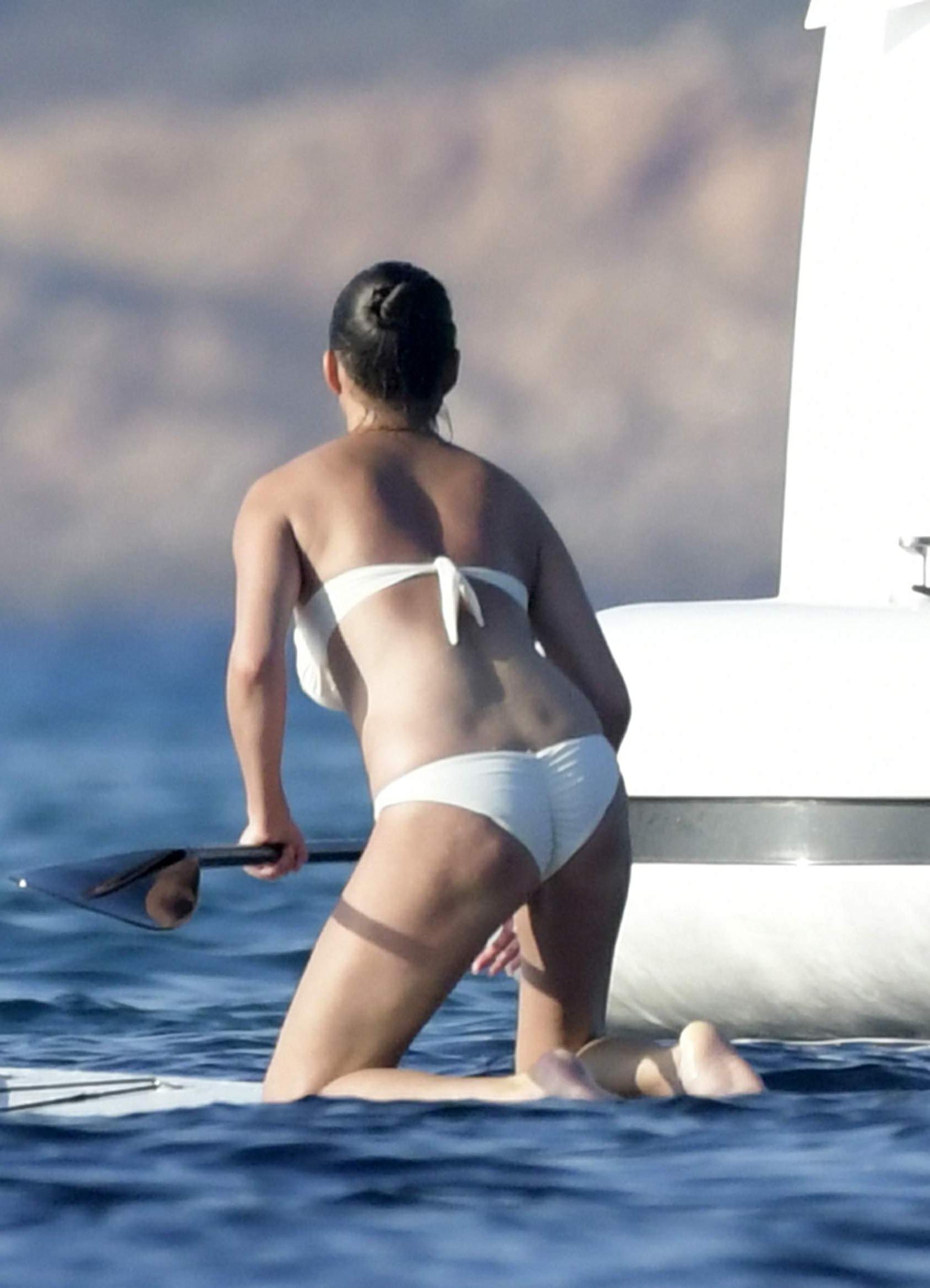 19P Chrissy Teigen Sexy