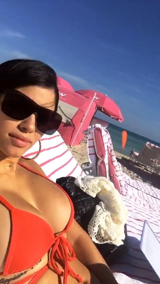 25P Alexandra Rodriguez Sexy