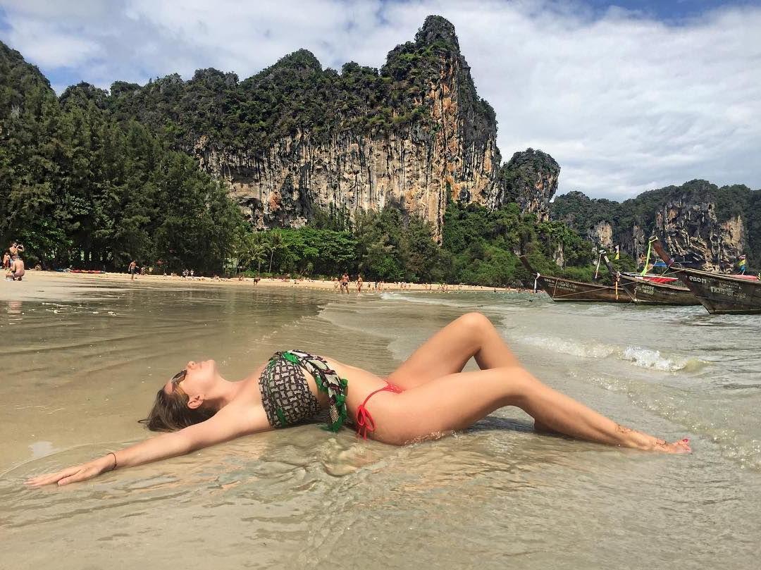 10P Alexandra Stan Sexy Photos