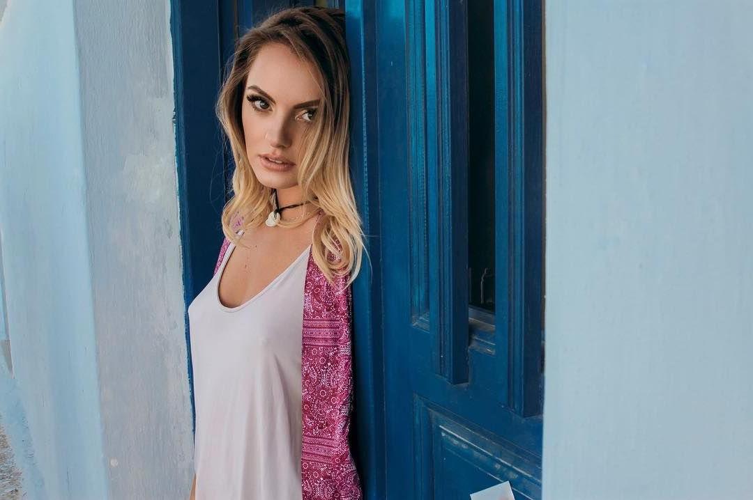 10P Alexandra Stan Sexy Photos