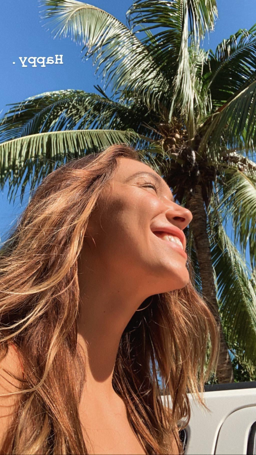 14P Alexis Ren Sexy