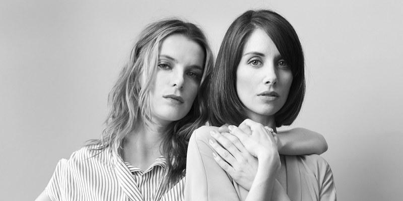 7P Alison Brie & Betty Gilpin Sexy