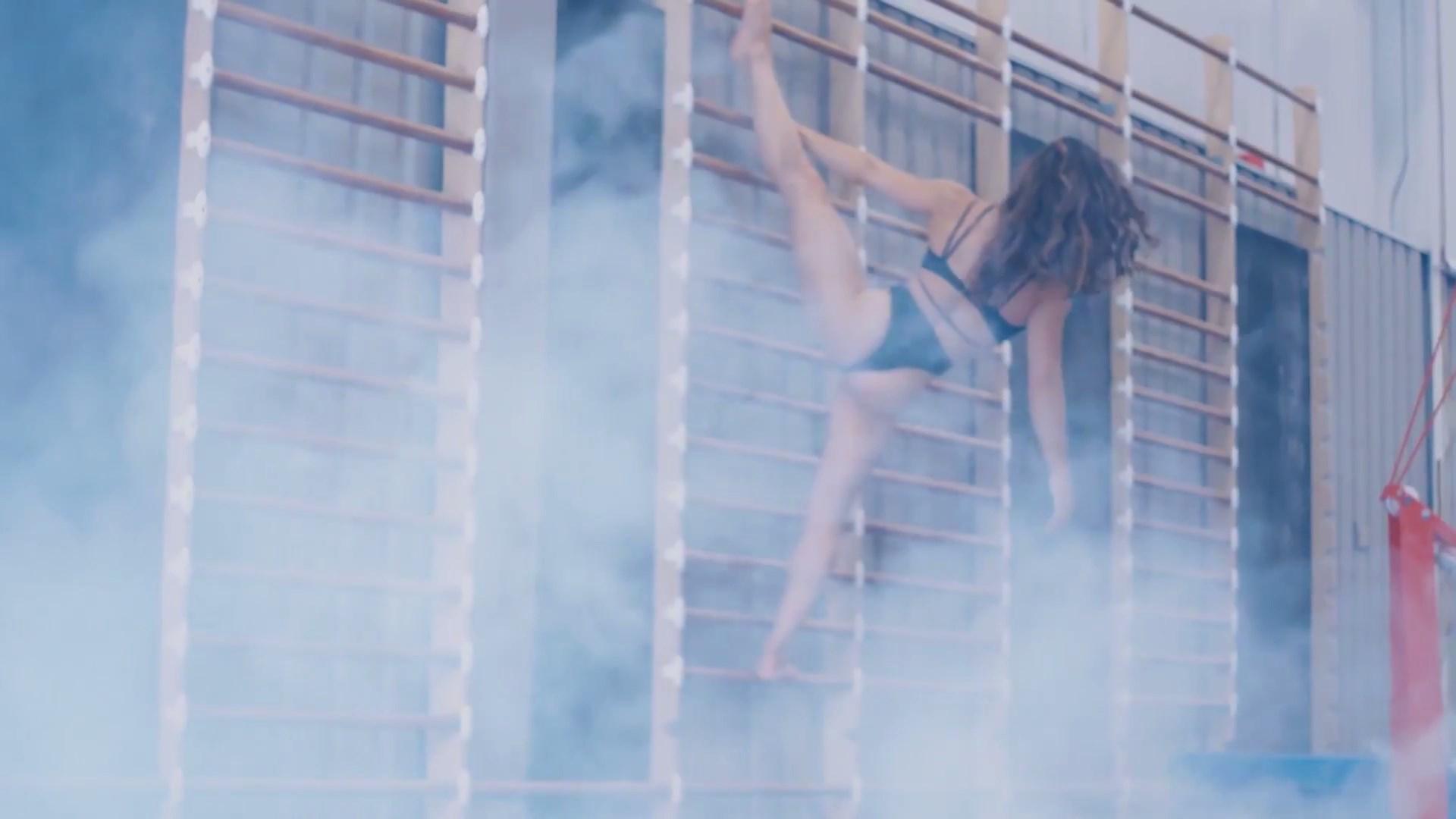 11P Sexy Photos of Aly Raisman