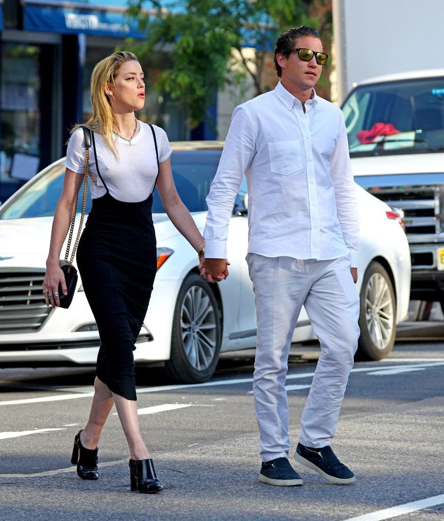 16P Amber Heard Sexy