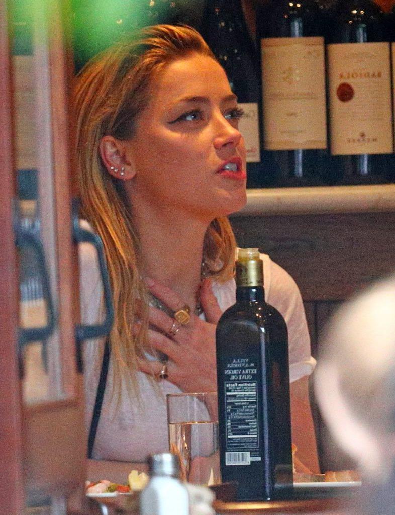 16P Amber Heard Sexy