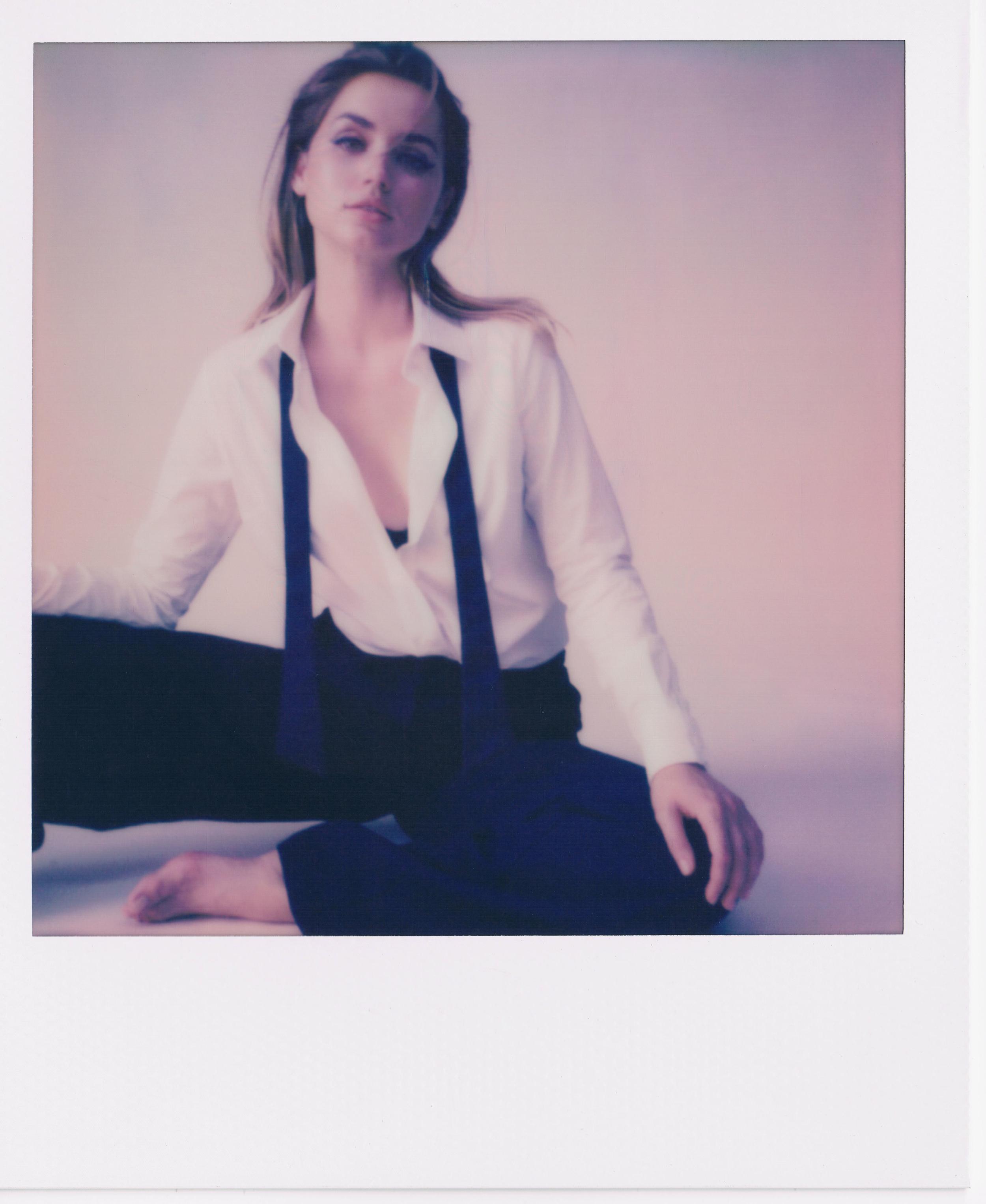 8P Ana de Armas Sexy