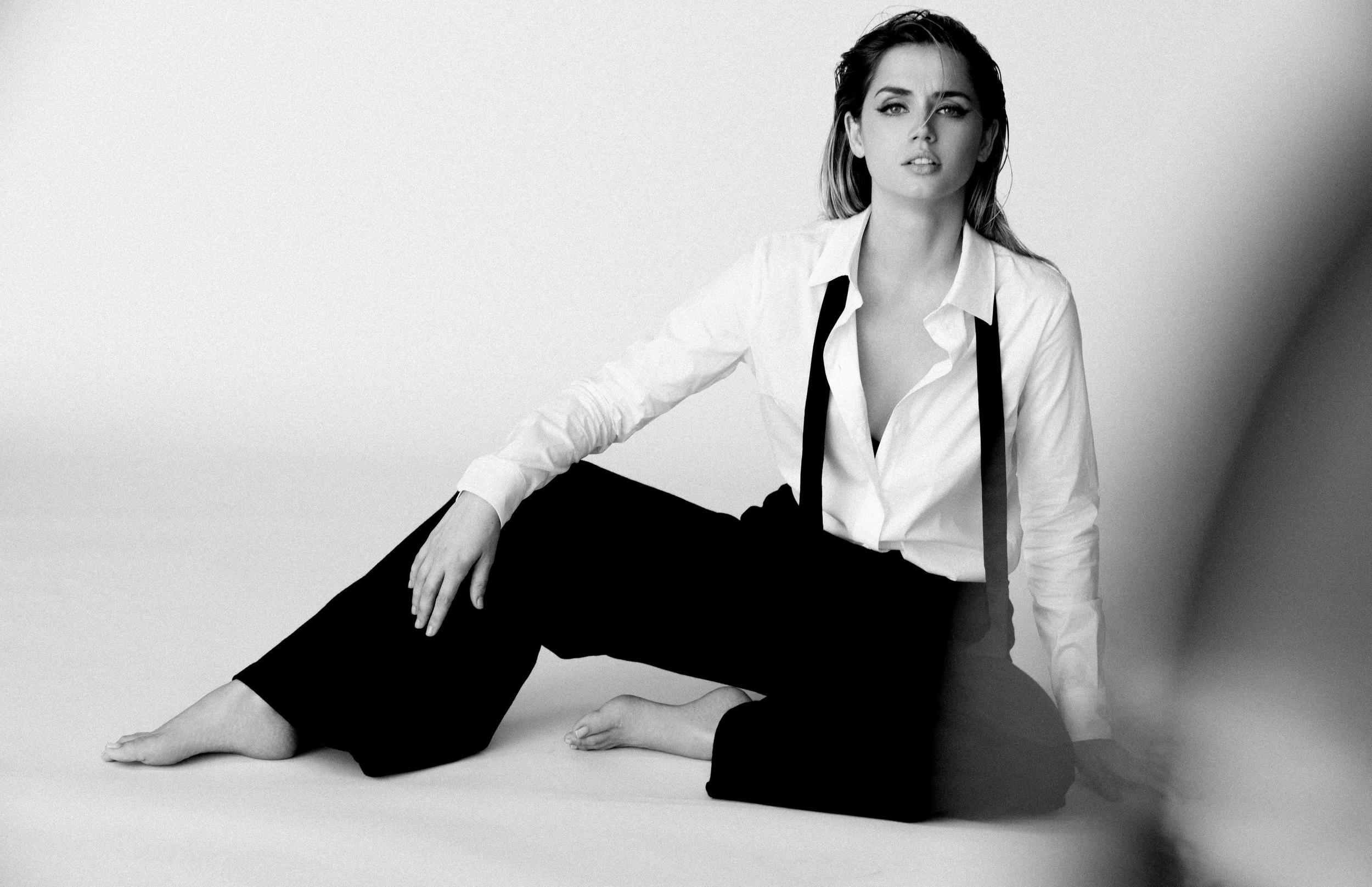 8P Ana de Armas Sexy