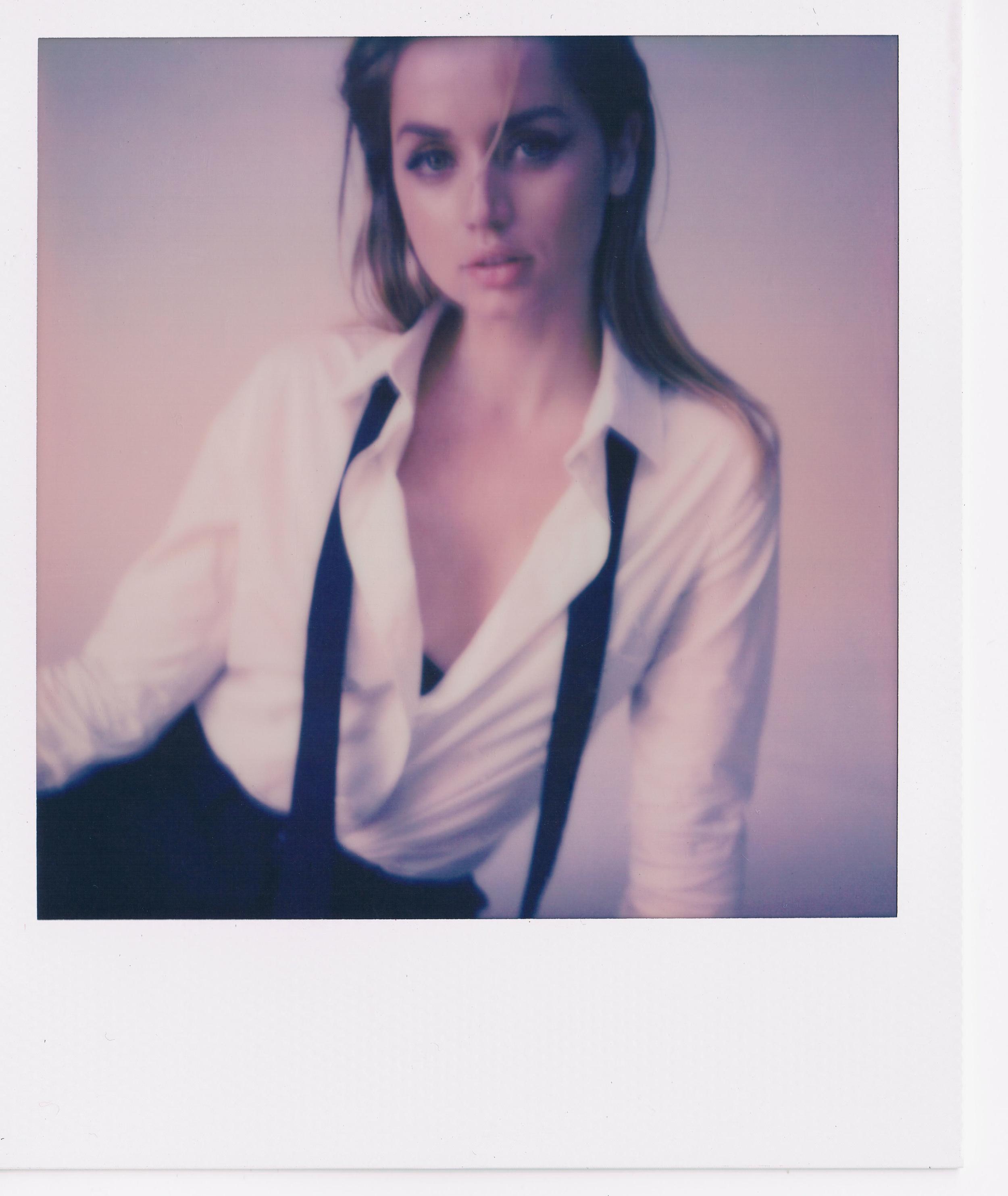 8P Ana de Armas Sexy