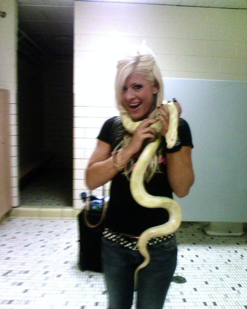 25P Angelina Love Leaked